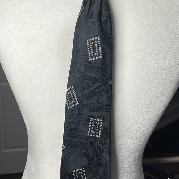 Giorgio Armani Men’s  Black Silk Tie With Square Print - Picture 3 of 7